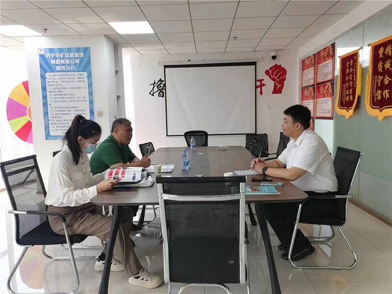 熱烈歡迎山東理工職業(yè)學院領(lǐng)導(dǎo)蒞臨華礦集團訪企拓崗