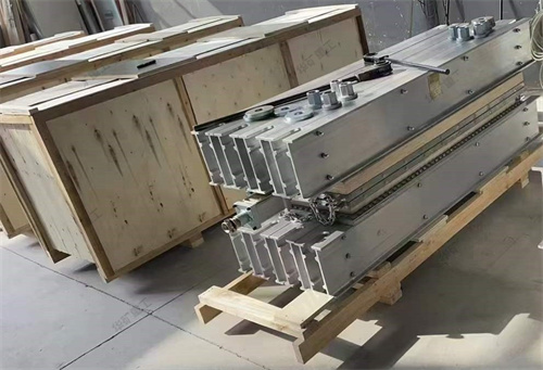 華礦集團熱銷產品皮帶硫化機發(fā)往天津